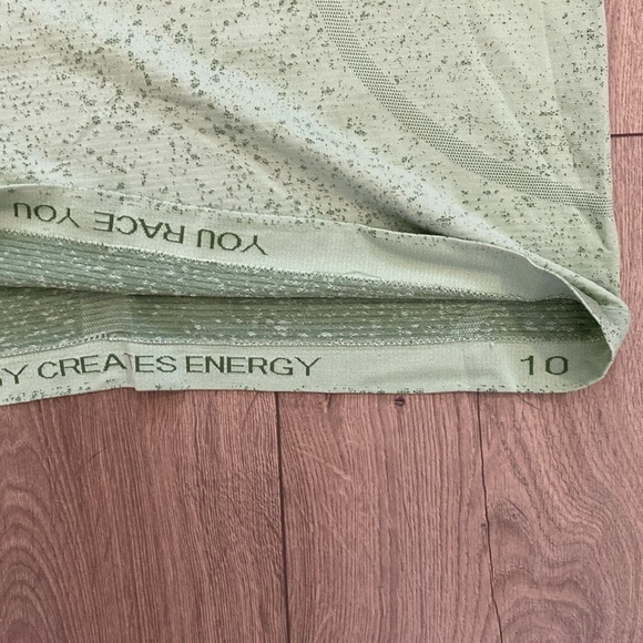 Lululemon | Swiftly Tech Racerback Tank Top | Race Length | Light Green-Size 10 - Picture 3 of 7